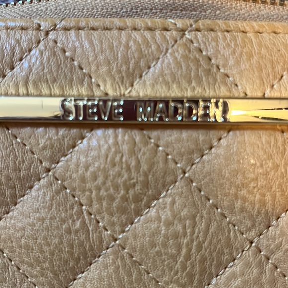 Steve Madden wristlet wallet - Picture 2 of 7